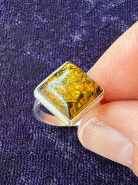 Vintage 925 sterling silver ring with natural Baltic Amber gemstone